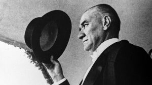 Atatürk’ün Hayatı Resimlerle Desteklenen Sunum – Powerpoint