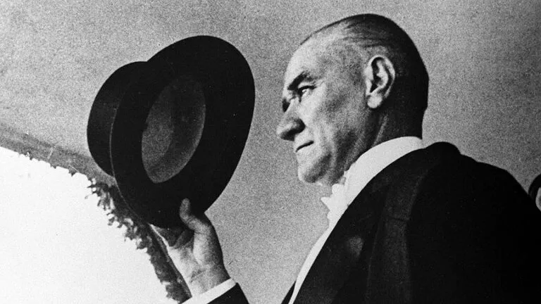 Atatürk’ün İlkeleri – Panoya Asmak için Resimler